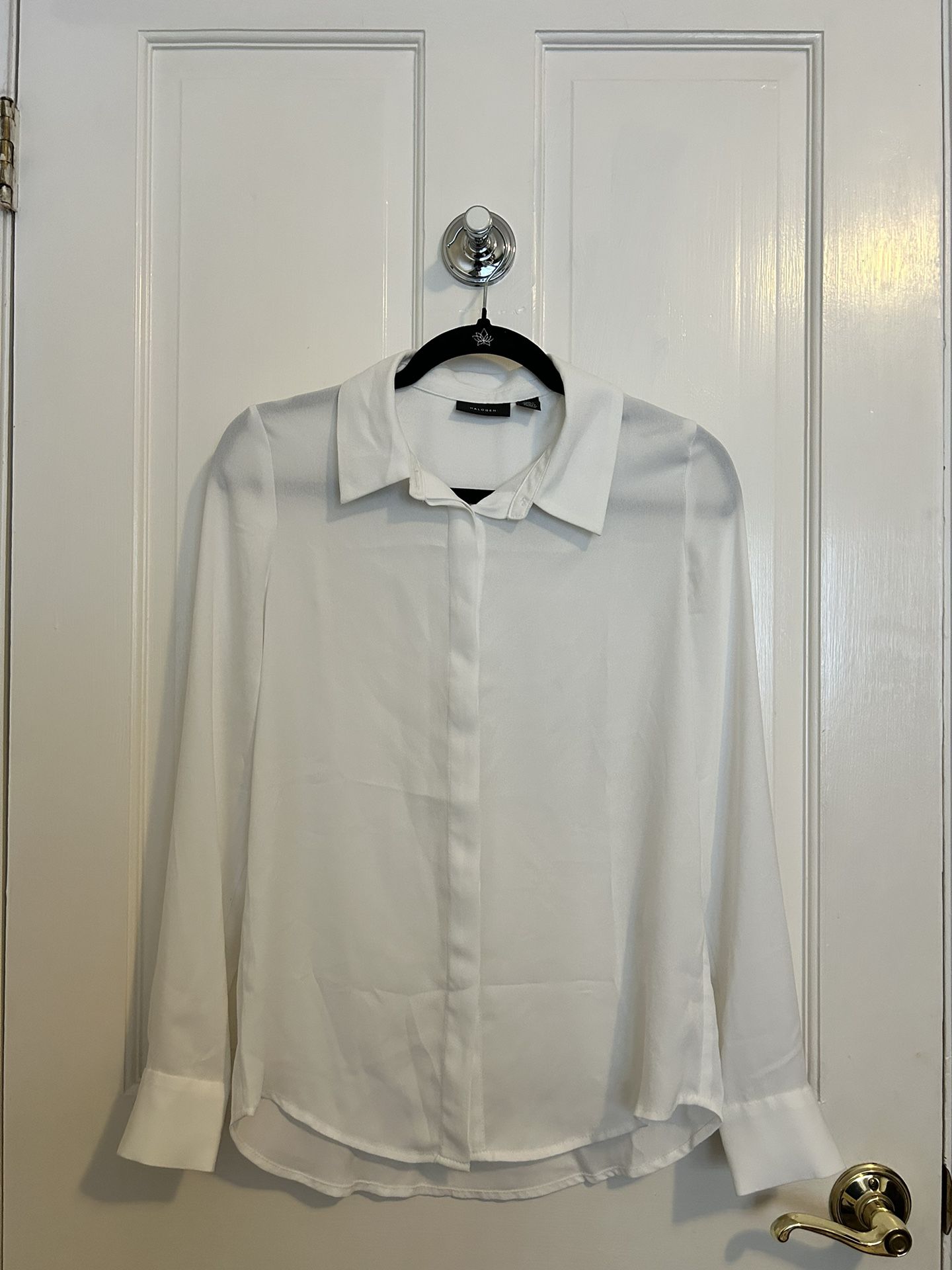 Women’s Buttoned Down Blouse