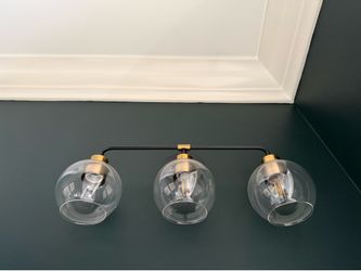 Vanity light triple globe