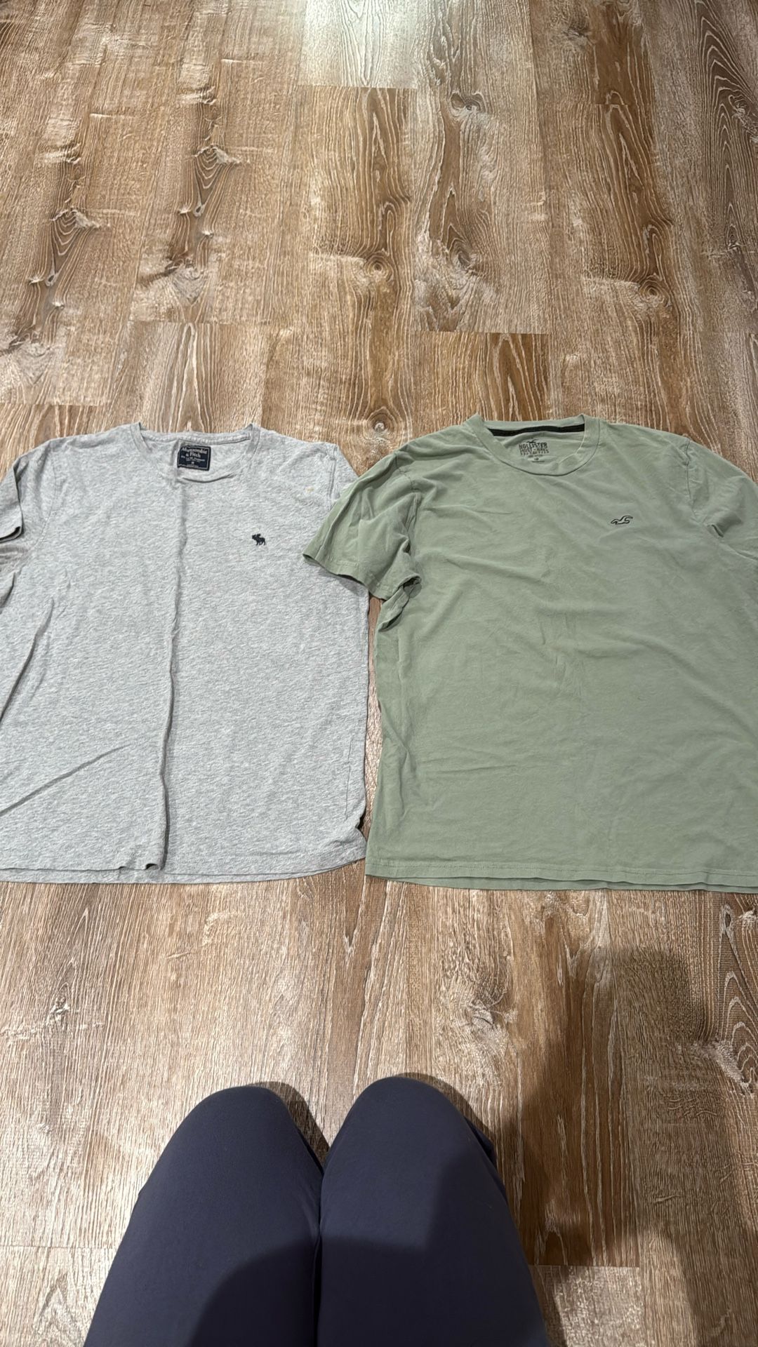 Boys Hollister And Abercrombie Shirts Mediums