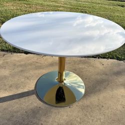 ROUND MARBLE TOP dining table for Sale - Stunning MARBLE & GOLD BASE 👌🏻👌🏻😍😍