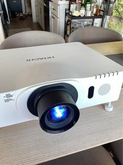 Hitachi 4200 Lumens HDMI Projector