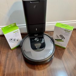 iRobot Roomba i7; robot vacuum
