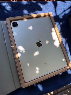 12.9 iPad Pro 5th generation/ Cellular + WiFi