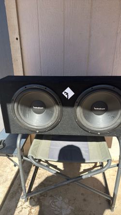 Rockford fosgate 2 12in subs in box