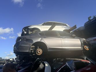 2103-2017 HONDA ACCORD  FOR PART ONLY 