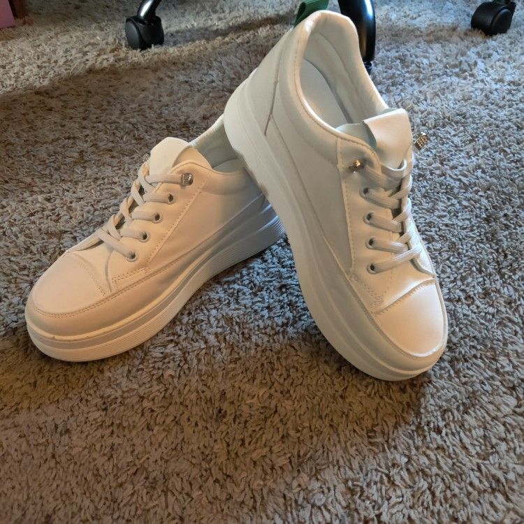White Sneakers With Crystal Lace Tips