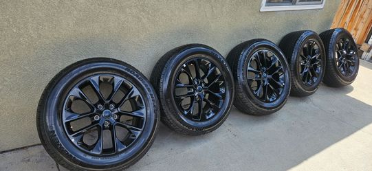 5 tires 255/60/20..with the rims for jeep Wrangler Sahara .