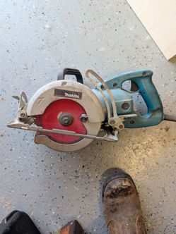 Makita 15 amp 7 1/4" Skill Saw