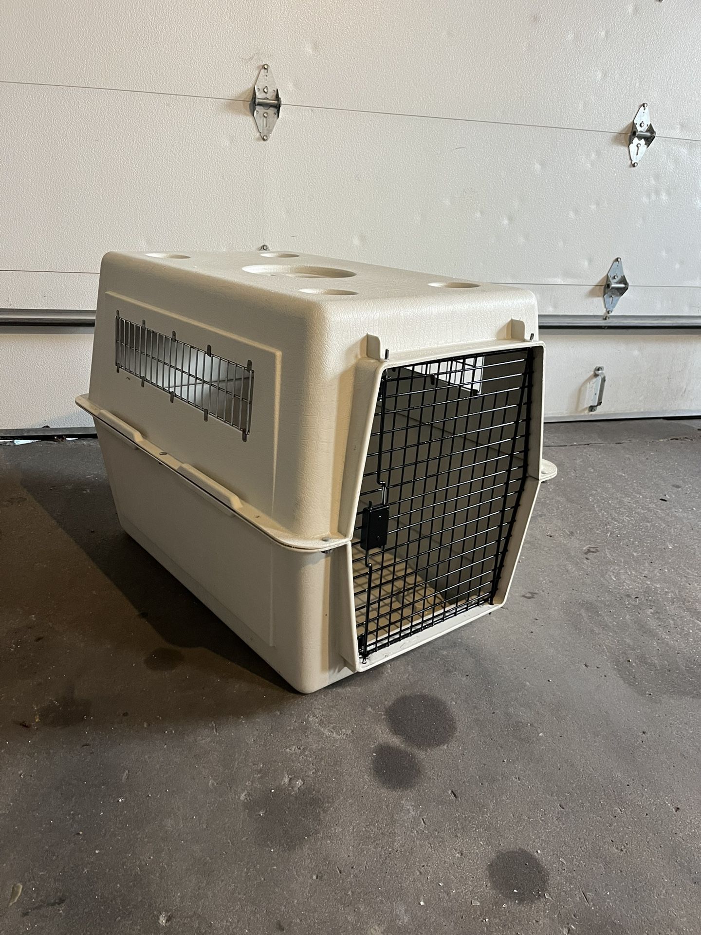 Dog Crate Kennel 22” W 32” D 23” H