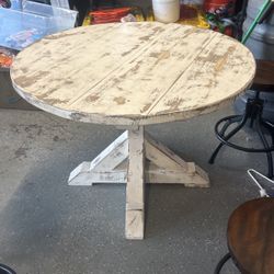 Round Farmhouse Table