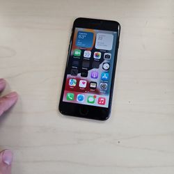 Iphone 7 32gb. Unlock Any Sim 