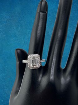 Emerald Shape Certified Diamond Engagement Ring 💍