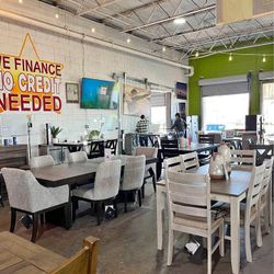 👉Skempton DiningTable and 6 Chairs
Ashley Furniture$20 Down Payment and delivery available 