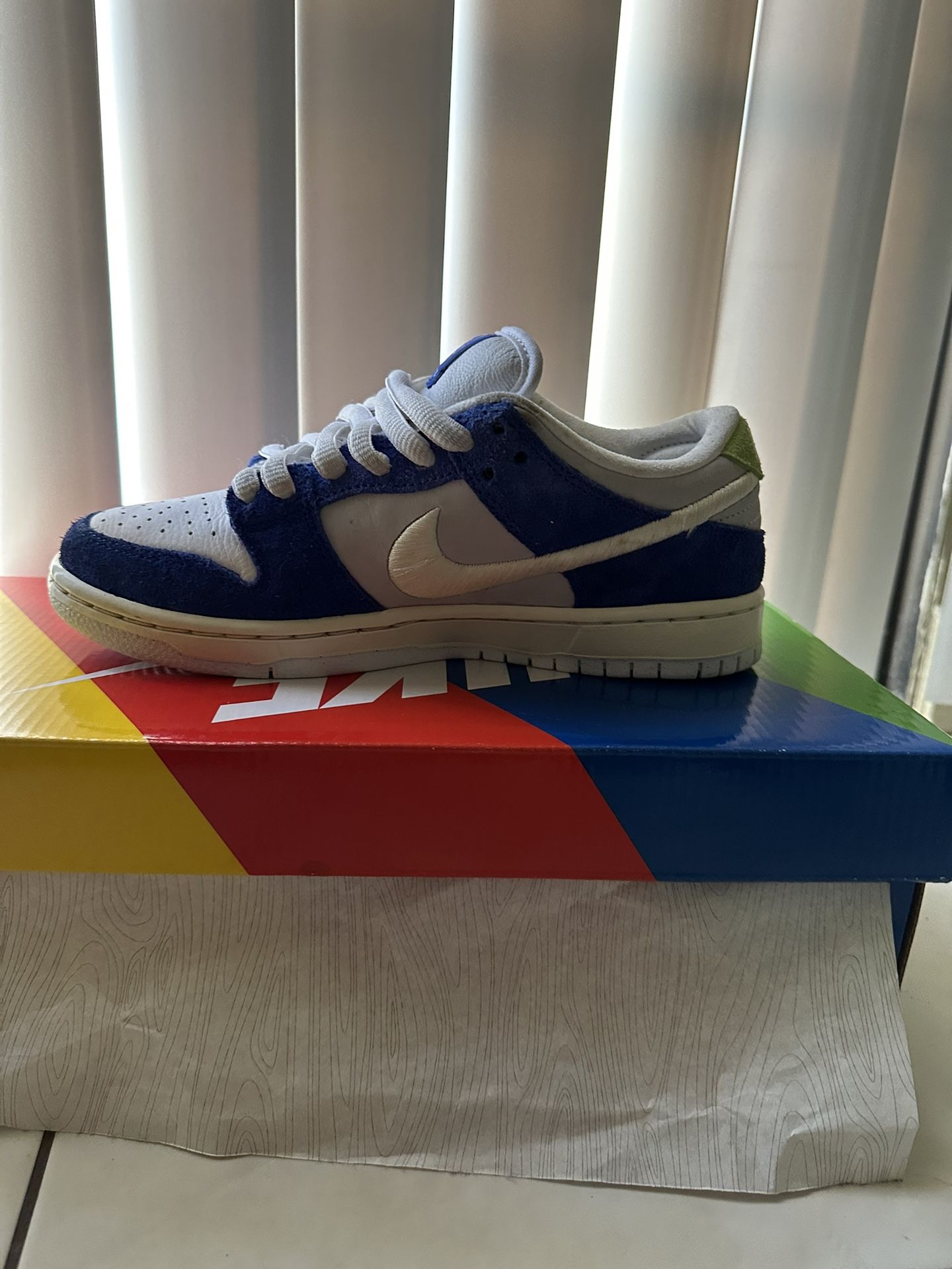 Nike SB Dunk Low Gardenia Fly Street Wear, Size 6