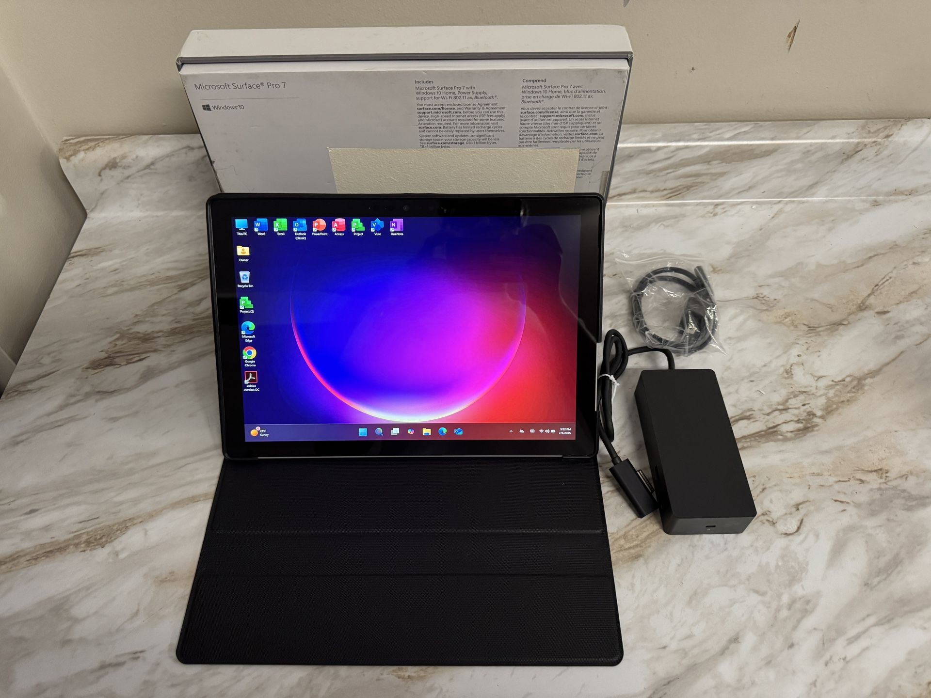 Microsoft Surface Pro 7 - i5 - 128GB - 8GB -12.4" Touch W11 Pro - New Battery + Surface Dock