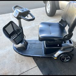 Scooter Electric W/Charger OBO