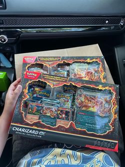 Pokémon Charizard ex Special Collection Box