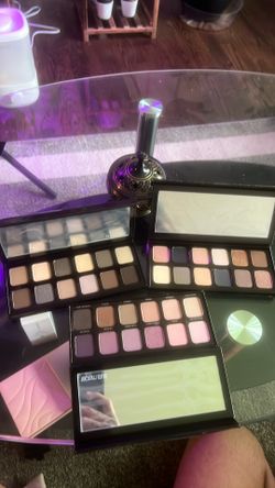 Laura Mercier palletes