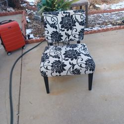 Accent Chair 