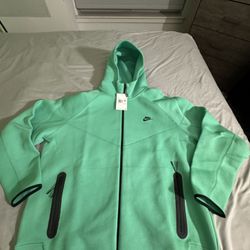 Nike Tech Fleece Windrunner Full-Zip Hoodie