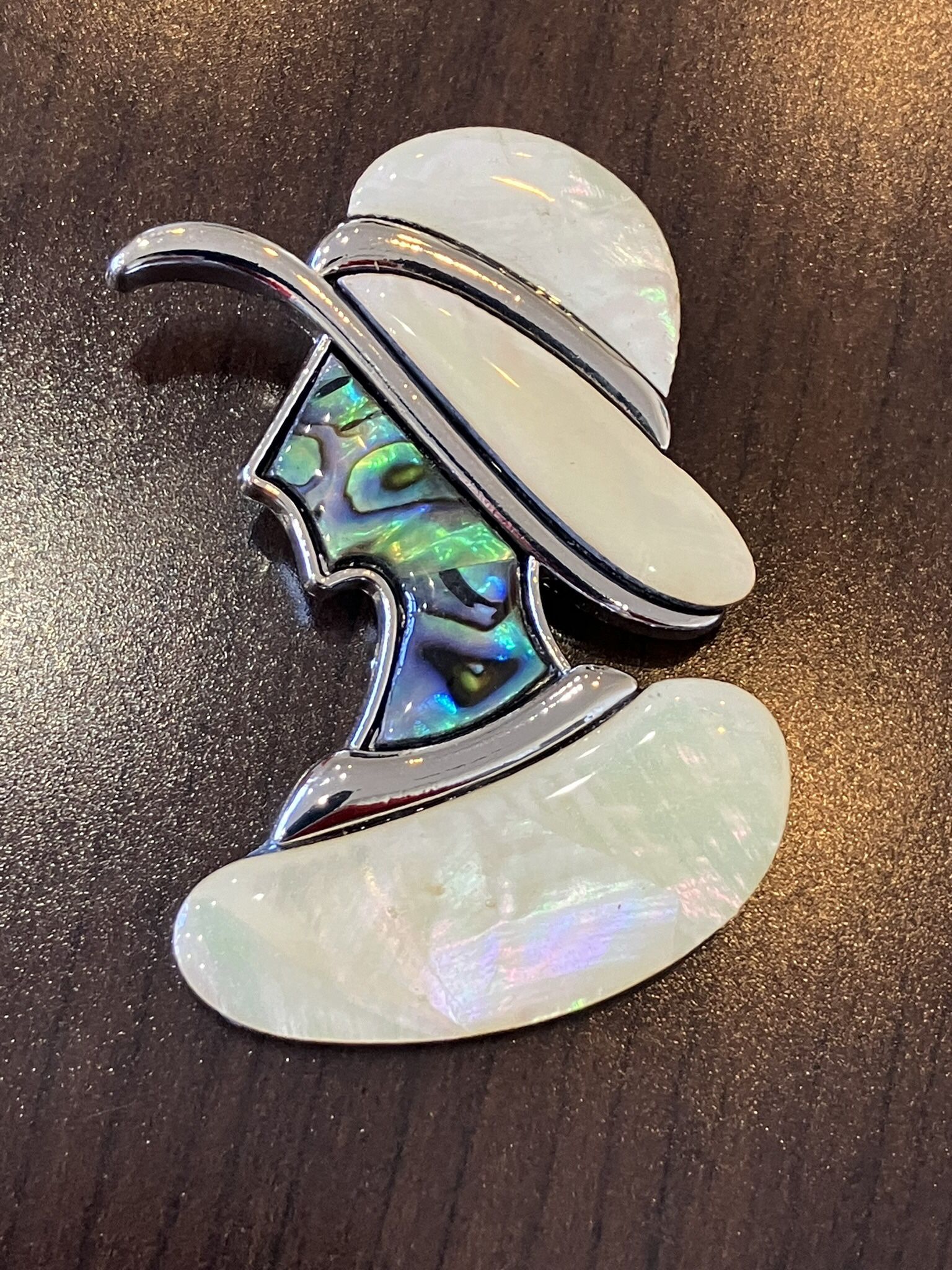 New Natural Abalone Profile Lady, With White Hat, Brooch Pin