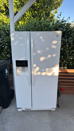 Kenmore Fridge with Freezer