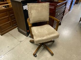  $99.00 $49.50  Dimensions:  Height: 39″ Width: 22.5″ Depth: 26″ Seat Height: 18″ Available for pick up at the Bellevue Store only.  1 in stock  Tan S