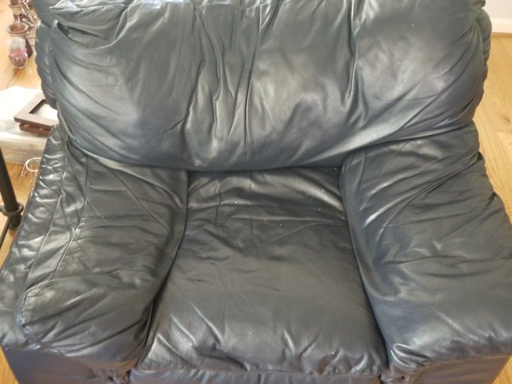 3 - piece leather sofa set