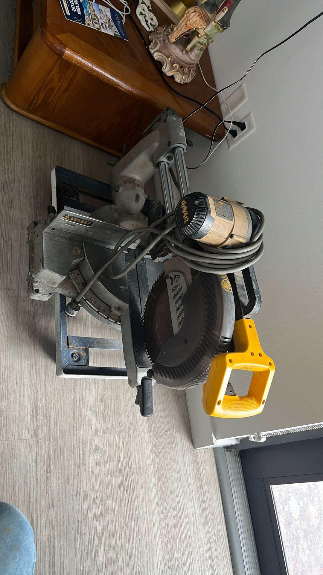 Dewalt Compound Miter Saw