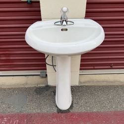 Pedestal Sink
