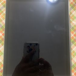 Apple iPad 6th Generation 32GB Unlocked Like New!