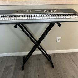 Yamaha Keyboard With Stand