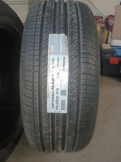 Hankook Optimo H426-255 / 45 R20 Tire Brand New