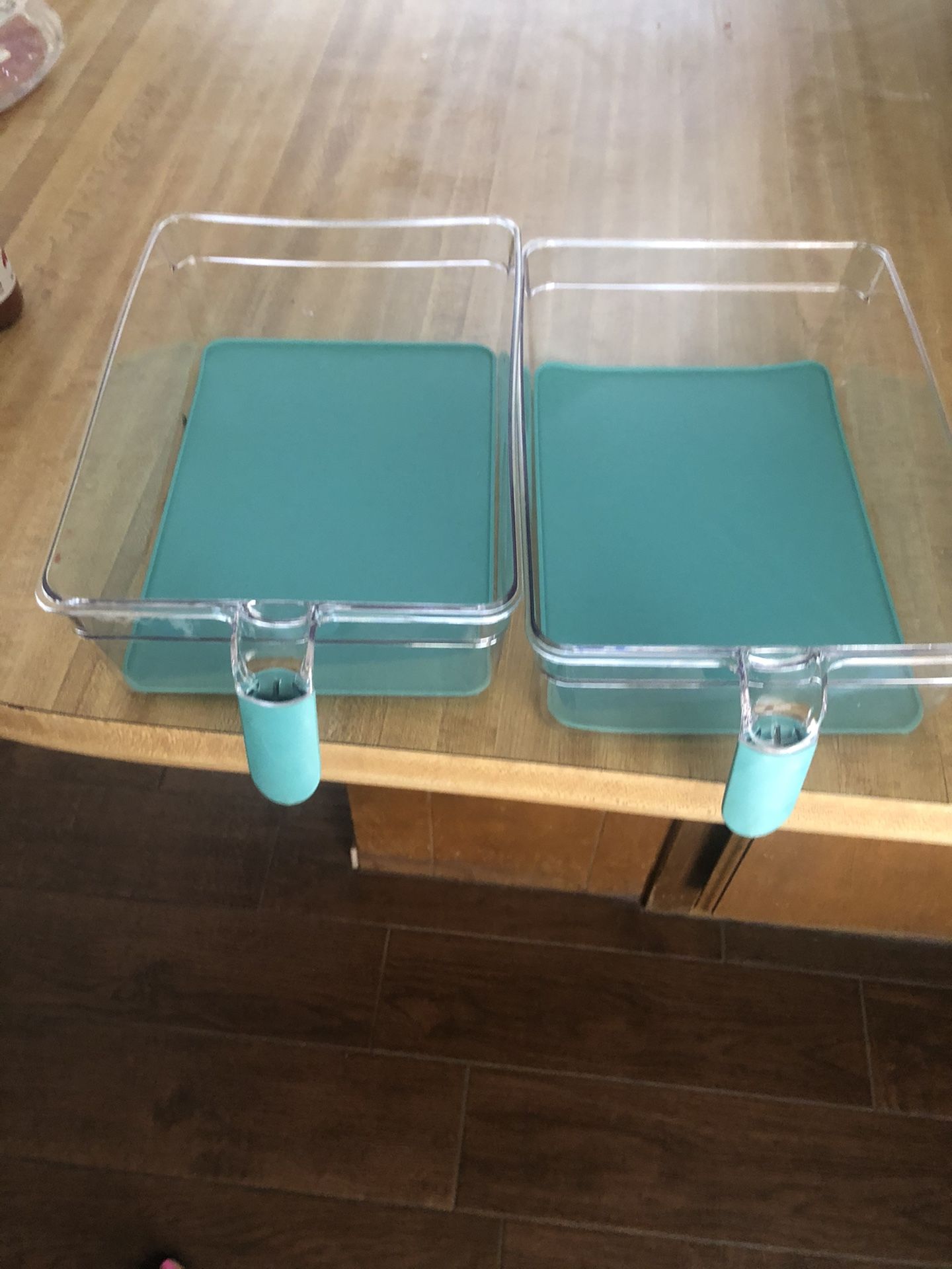 Storage containers