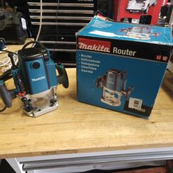 Makita Plunge Router 