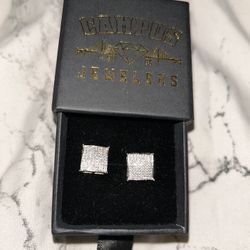 10k-.32G Diamond Square Earrings 