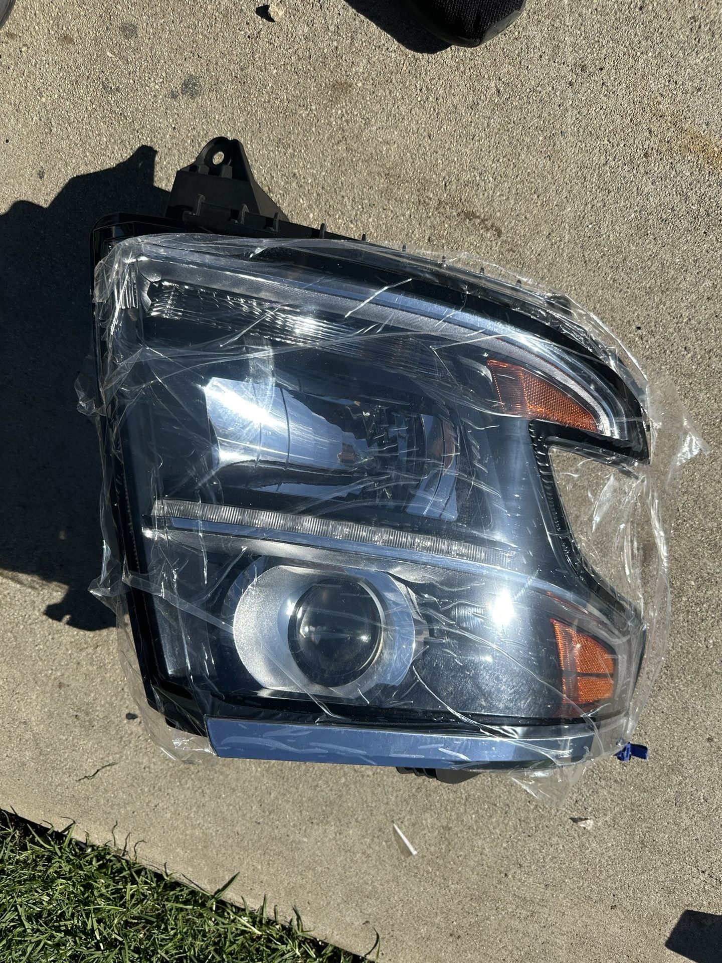 ✅Right Headlight Passenger Side)Chevrolet Tahoe 2016-2020 For Computer✅