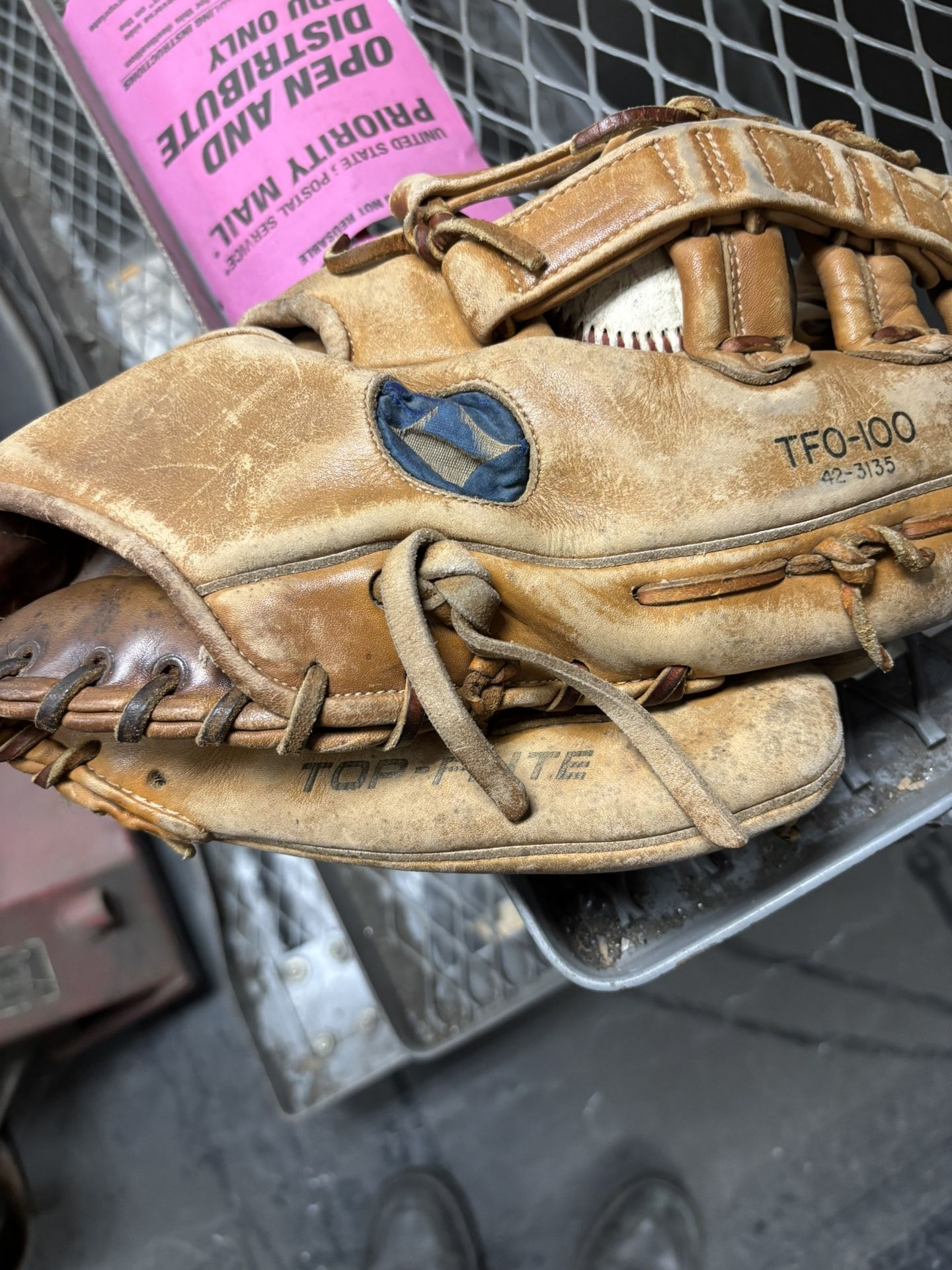 Baseball glove
