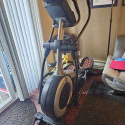 Free Motion Cross Trainier