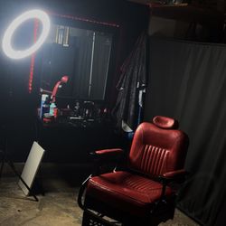 Red Barber Chair 
