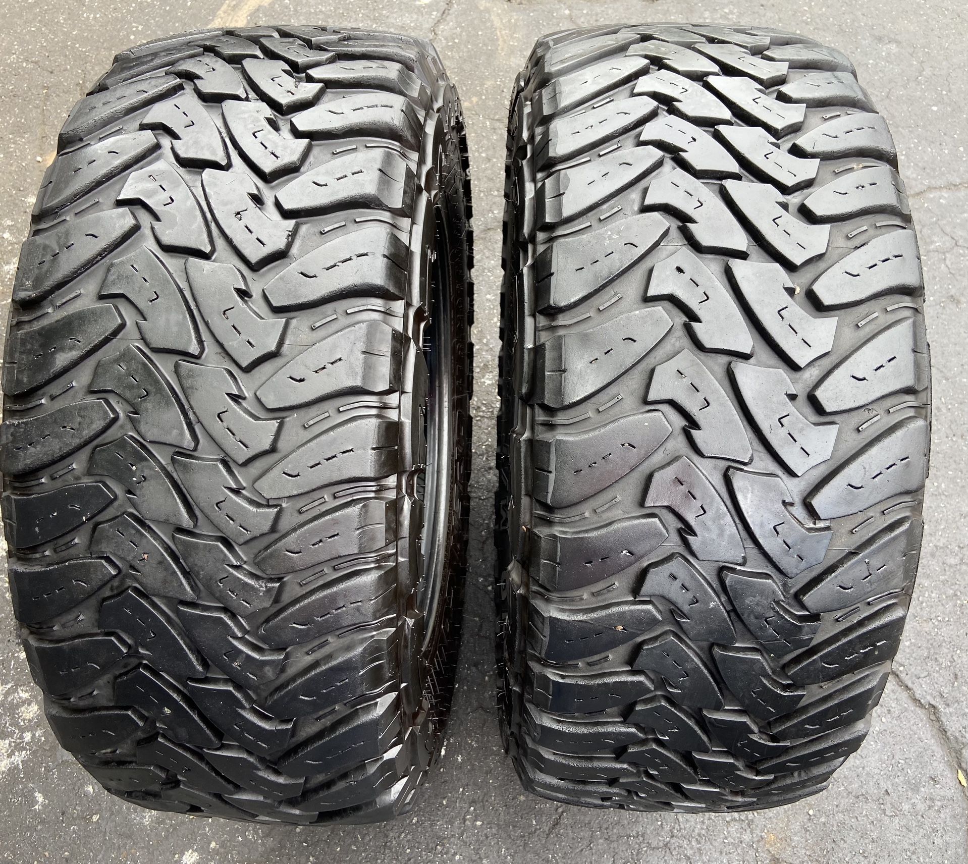 2 Llantas Usadas Toyo MT Open Country 33x12.50R18 $170