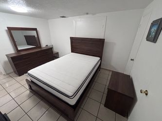 Bedroom set