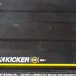 Kicker CX 300.1 Amp  Clean – Hits Hard