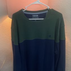 IZOD SWEATSHIRT with Stretch Material Size XL