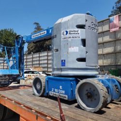 Electric Articulating lift // Zoom Boom