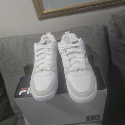 Men's 10.5 Fila Corda Sneakers 
