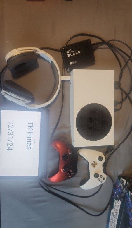 Xbox Series S Bundle