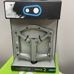 Stamp 2 Pedals Flat Large Silver