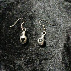 Heavy Solid Sterling Silver And Onyx Round Heart Earrings 