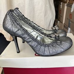 Silver Print Tie Heels-9 1/2